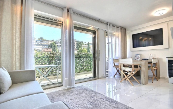 Appartement P2 CANNES 34 m2 249 000 € Appartement P2 CANNES 34 m2 249 000 €