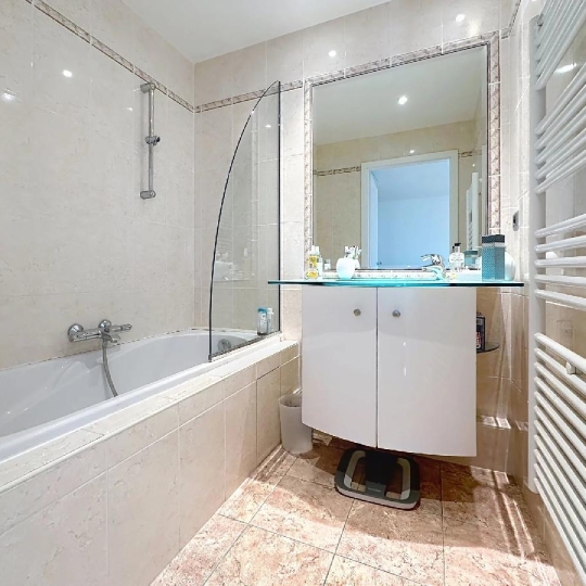  Annonces CANNES : Appartement | CANNES (06150) | 57 m2 | 440 000 &euro; 