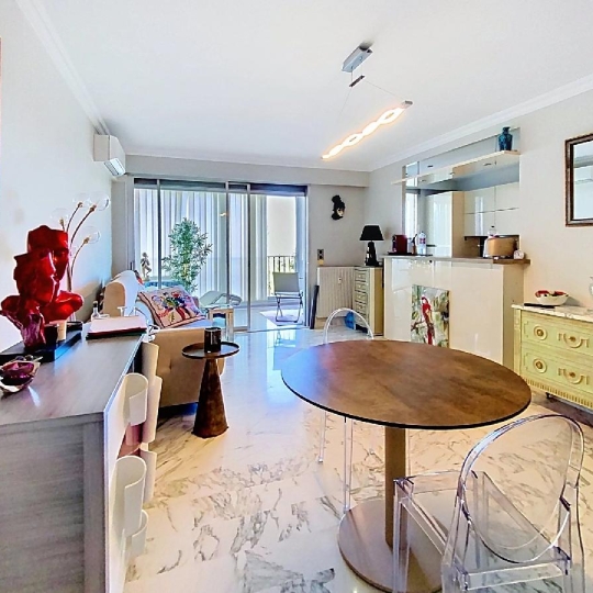  Annonces CANNES : Appartement | CANNES (06400) | 53 m2 | 378 000 &euro; 