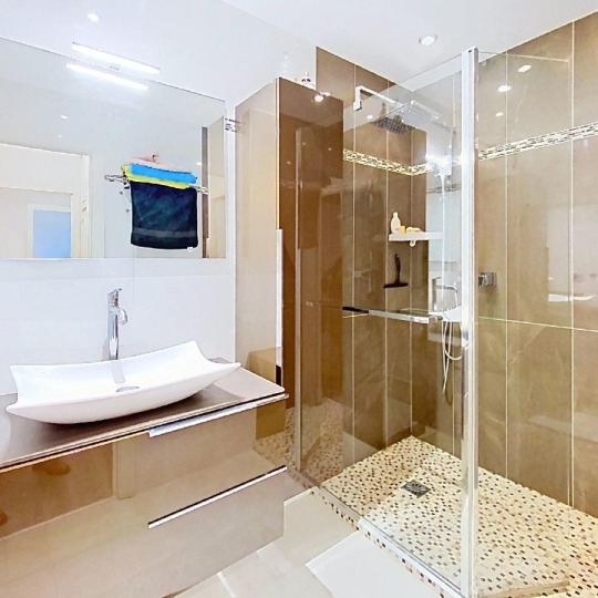  Annonces CANNES : Appartement | CANNES (06400) | 53 m2 | 378 000 &euro; 