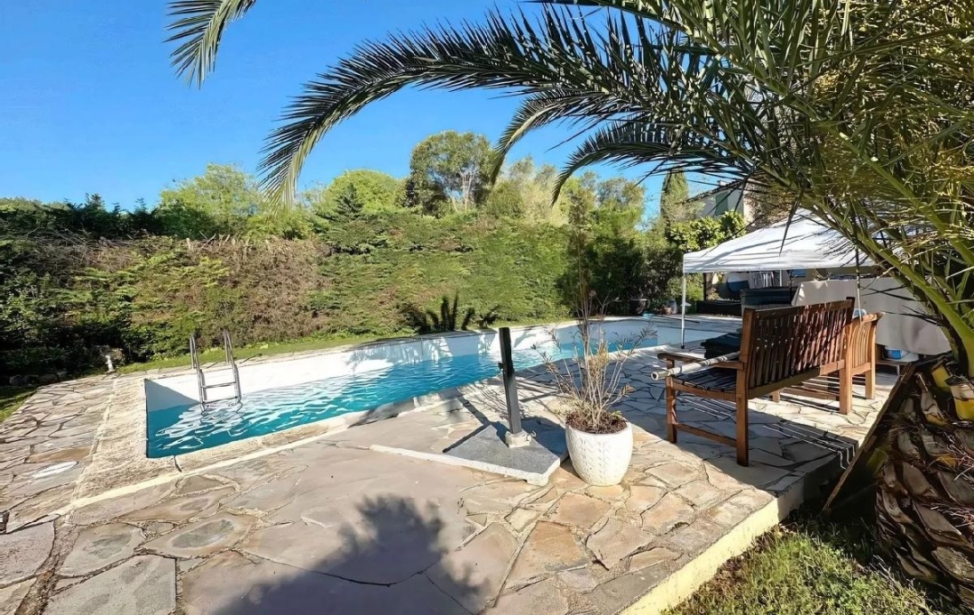 Annonces CANNES : Maison / Villa | MOUGINS (06250) | 106 m2 | 790 000 &euro; 